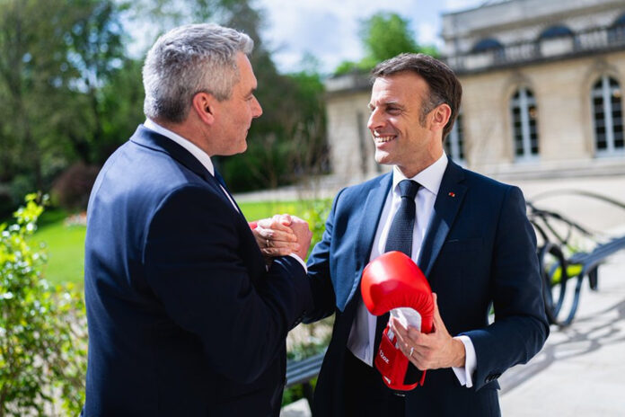 Karl Nehammer i-a aruncat mănușa lui Emmanuel Macron