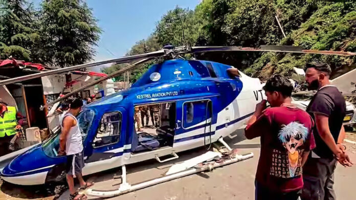 Elicopter prăbușit, India